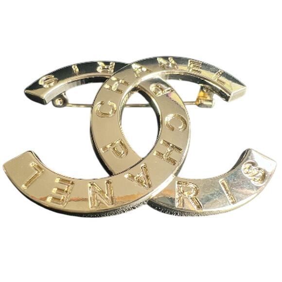 Chanel Bright Gold Signature Paris Brooch Fall 2021 Act II (CCXX022) - Picture 2 of 5